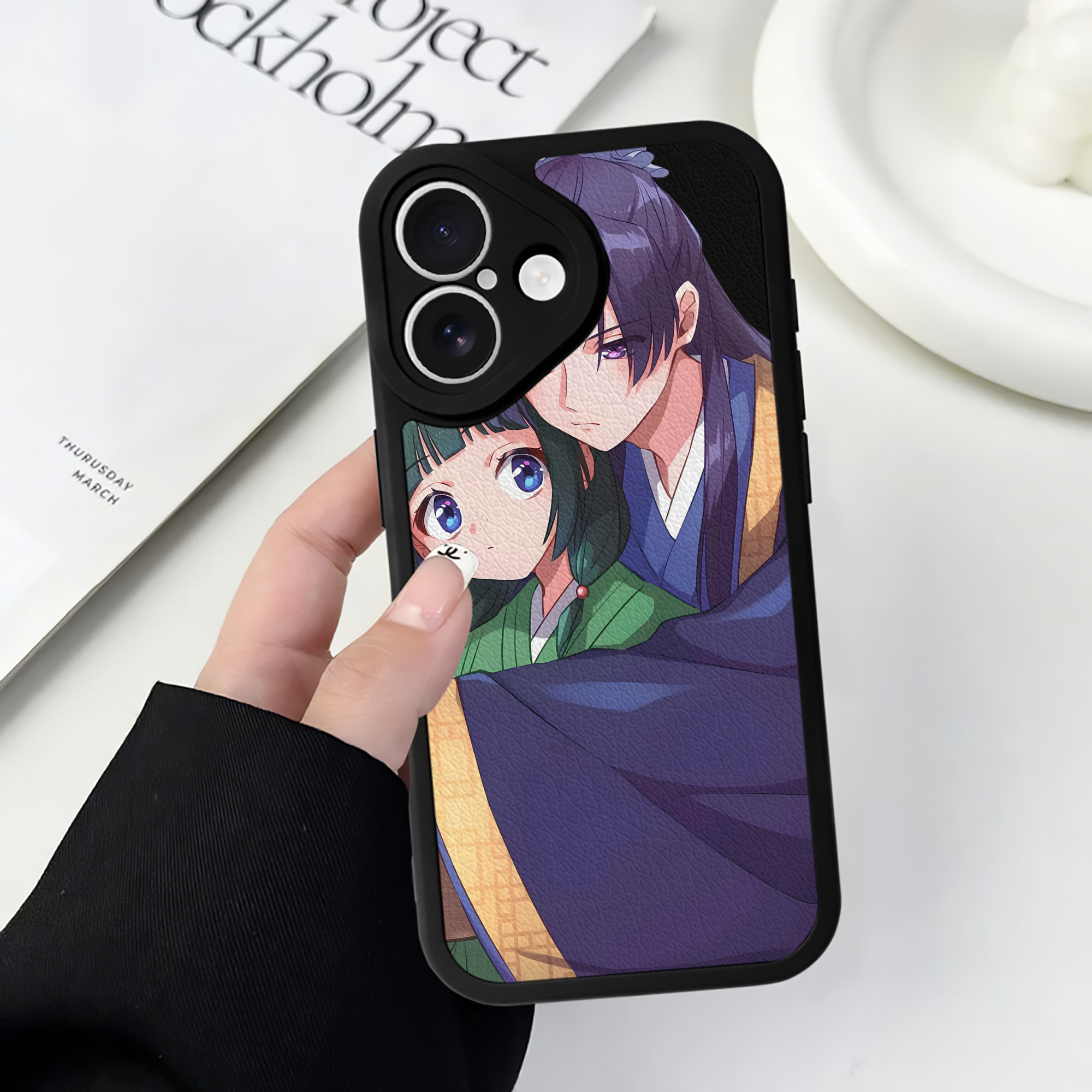 （画像用） 薬屋のひとりごと The Apothecary Diaries 【iPhone 16シリーズ対応】シリコンスマホケース（レザー調） 材質：シリコン